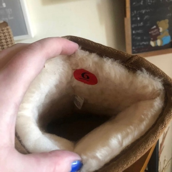 Minnetonka Forsyth Chestnut Suede/Sheepskin/Knit Boots - Picture 7 of 7